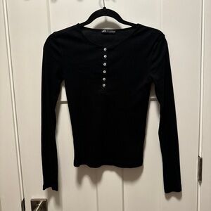 ZARA ribbed shirt with buttons